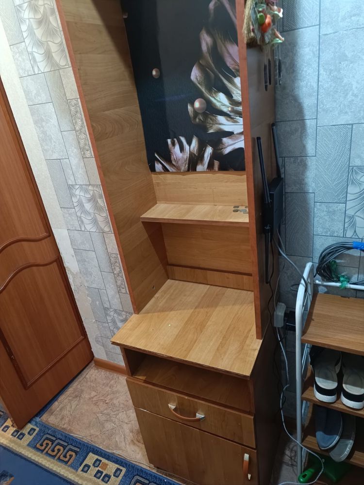 Отдам стенку в прихожку бесплатно