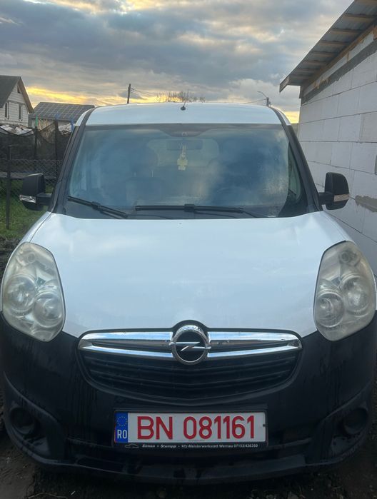 vând opel combo 2013