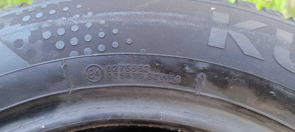 4 броя Гуми зимни KUMHO, размер 185/65/15 цола.