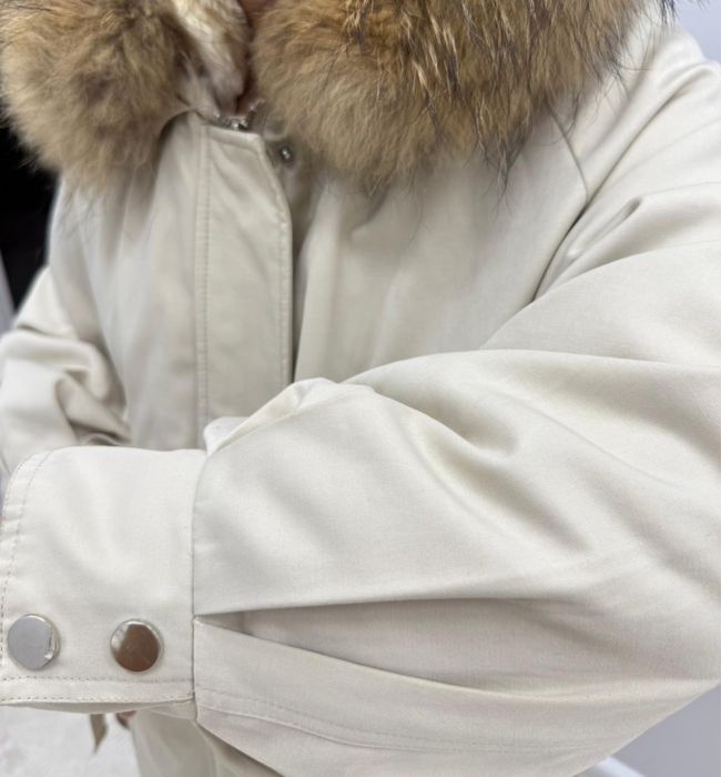 продам зимнюю куртку в отличном состоянии