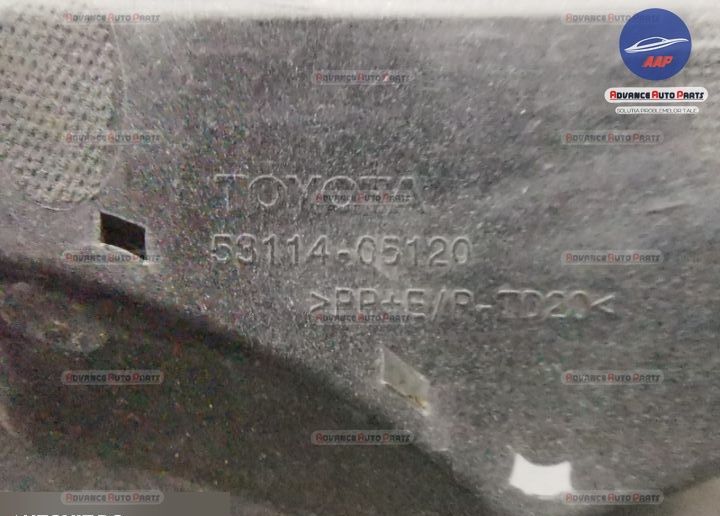 Оригинална централна решетка в добро състояние Тойота Авенсис / Toyota