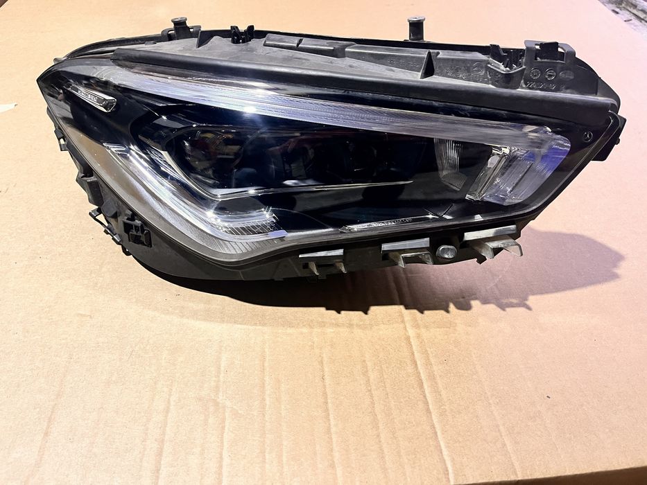 Vand far CLA stanga dreapta A1189063200