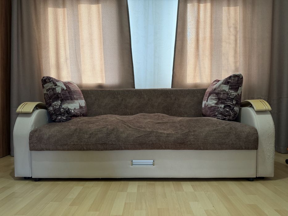 Дарю б/у диван с самовывозом