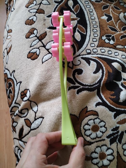 Aparat de masaj facial, pentru gat, fata si maini, manual, 12 role