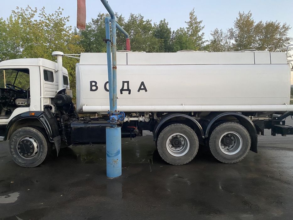 Водовоз, полив, доставка воды, водавоз, бассеин, каток, горячая вода.