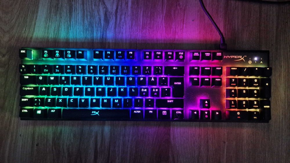 Vand Tastatura Gaming Mecanica HyperX Alloy Origins RGB la 100lei