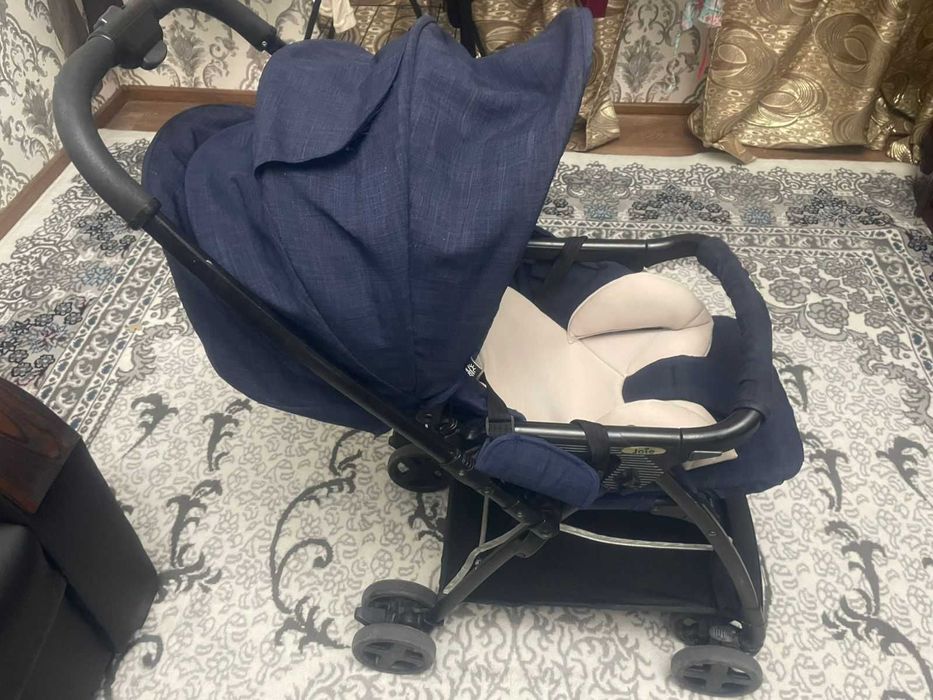 Joie Signature Stroller in Excellent Condition