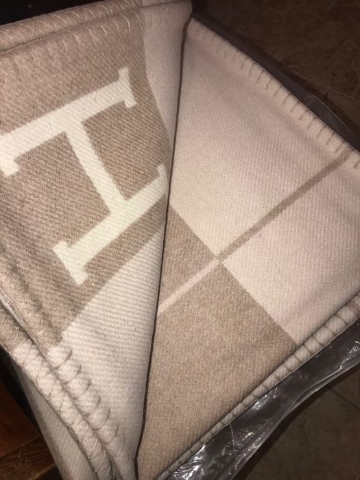 Hermes одеало и възглавница