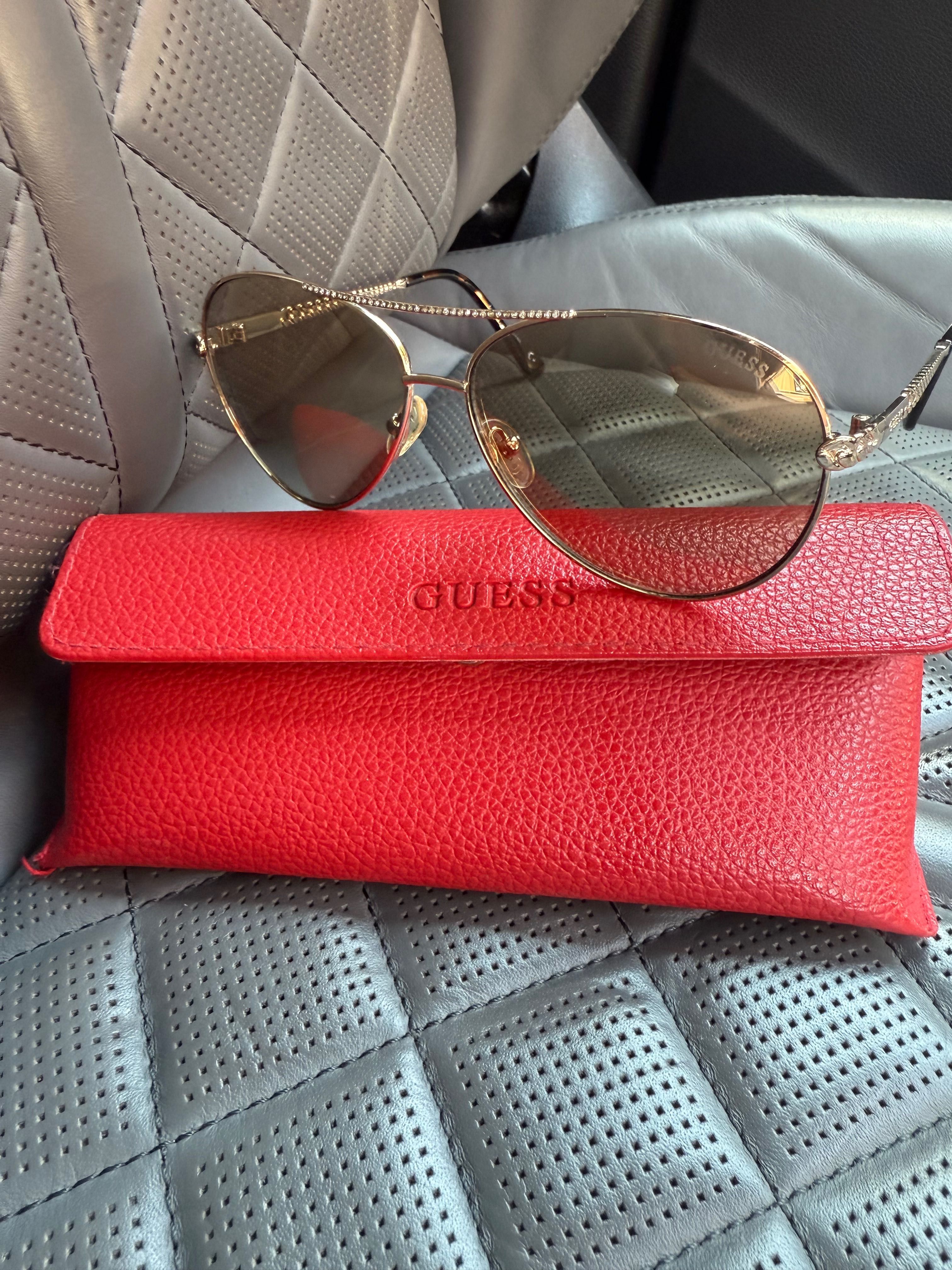 Дамски слънчеви очила Guess
