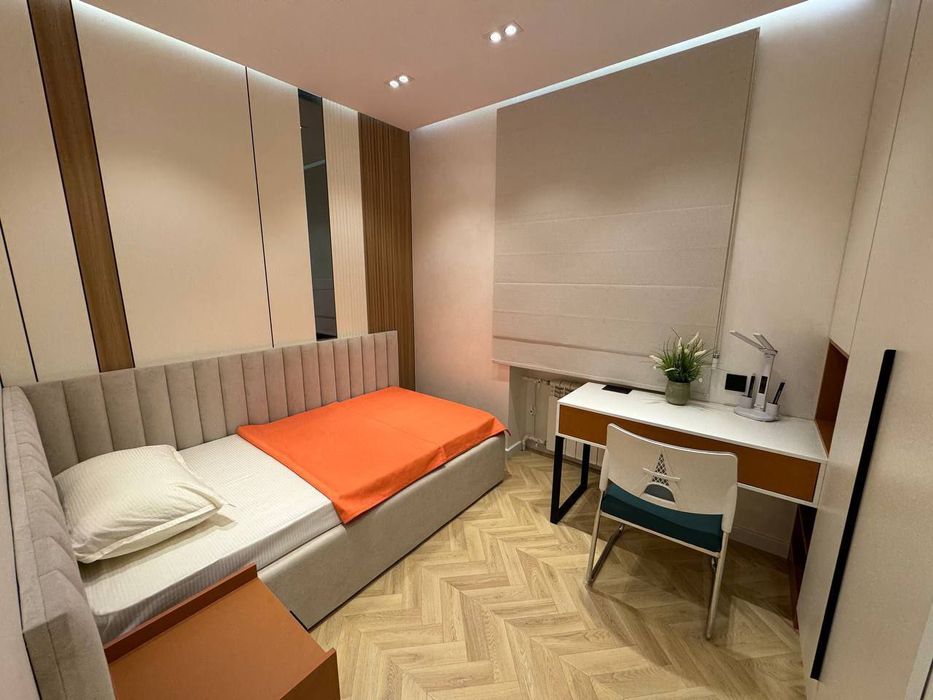 Продается 1в2 комнатная квартира, Нукусская улица, Глинка