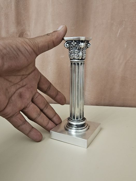 Архитектурен Сребърен свещник .