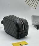 Чанта тип “Пауч” Louis Vuitton
