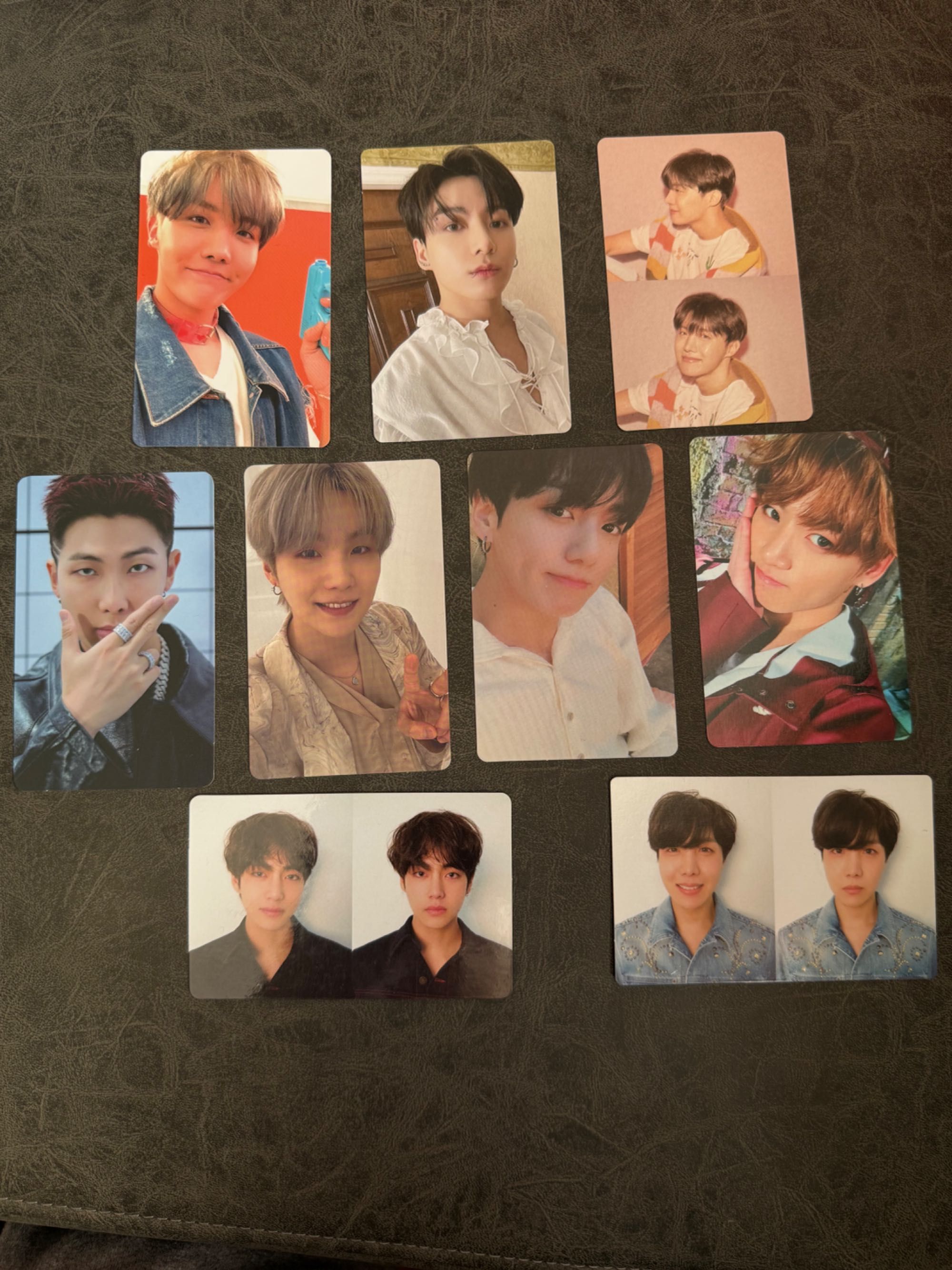 Официални BTS photocards