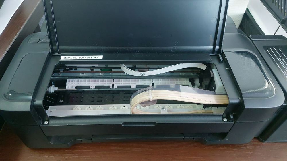 Rangli Printer EPSON L132 ideal holatda