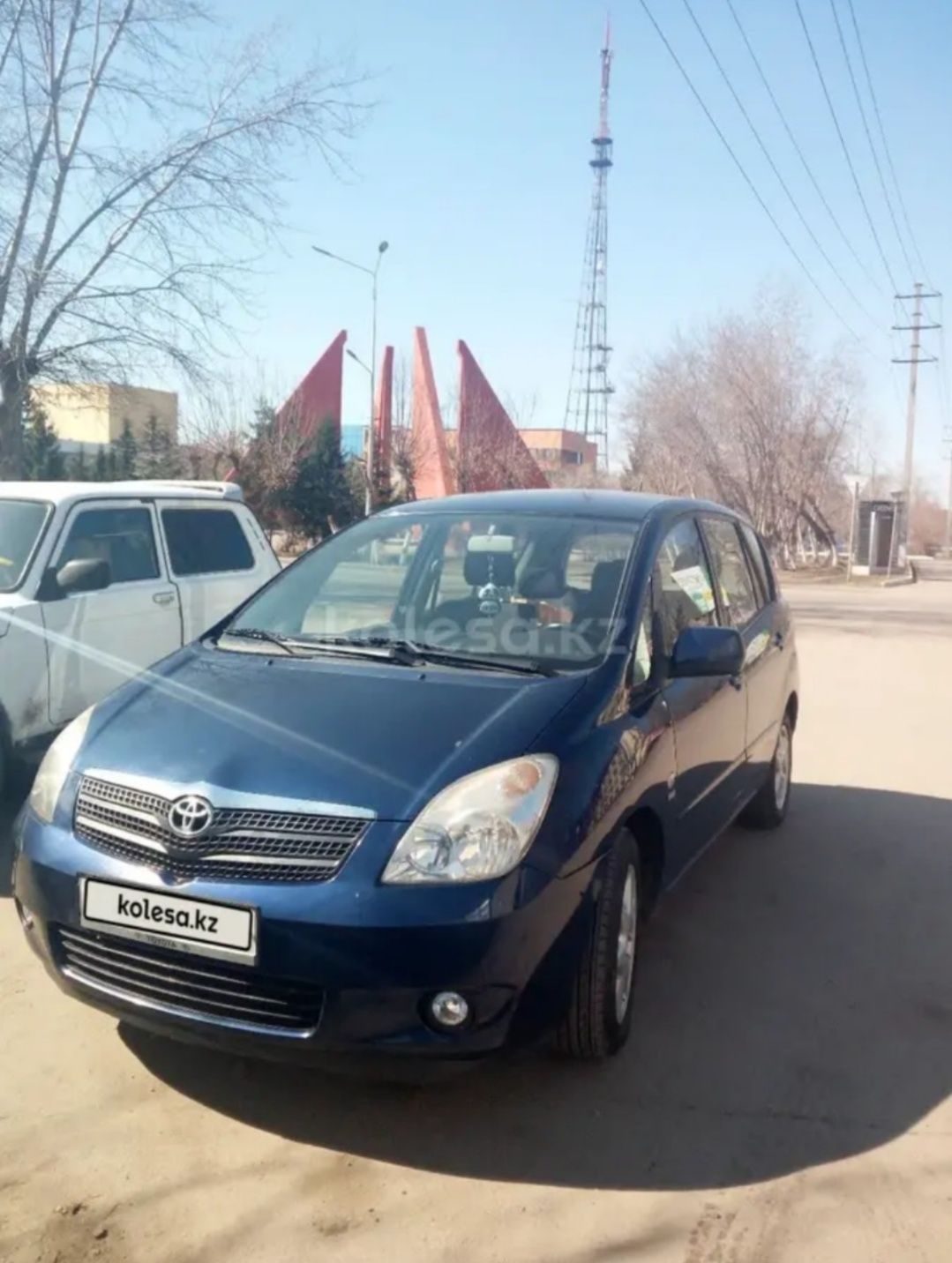 Продам машину Toyota Corolla verso