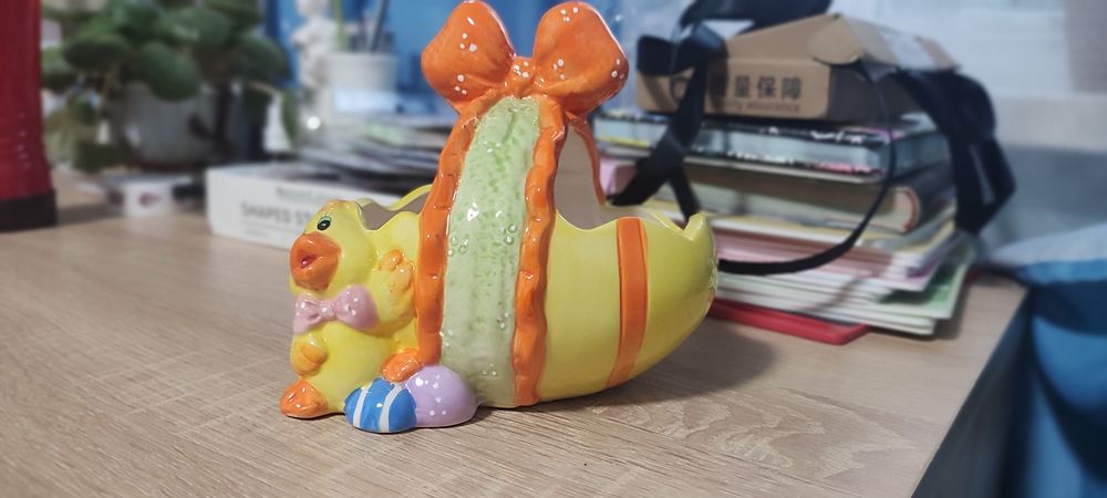 Декоративная корзина (кашпо)