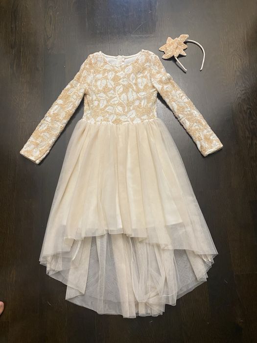 Rochiță superbă cu trenă 8 ani