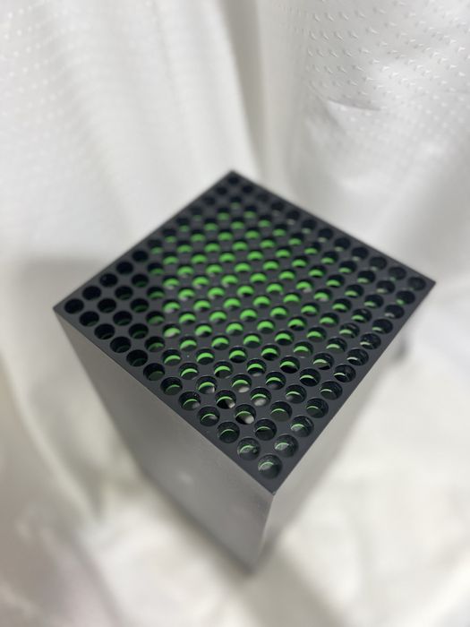 Продается xbox series x на 1 tb