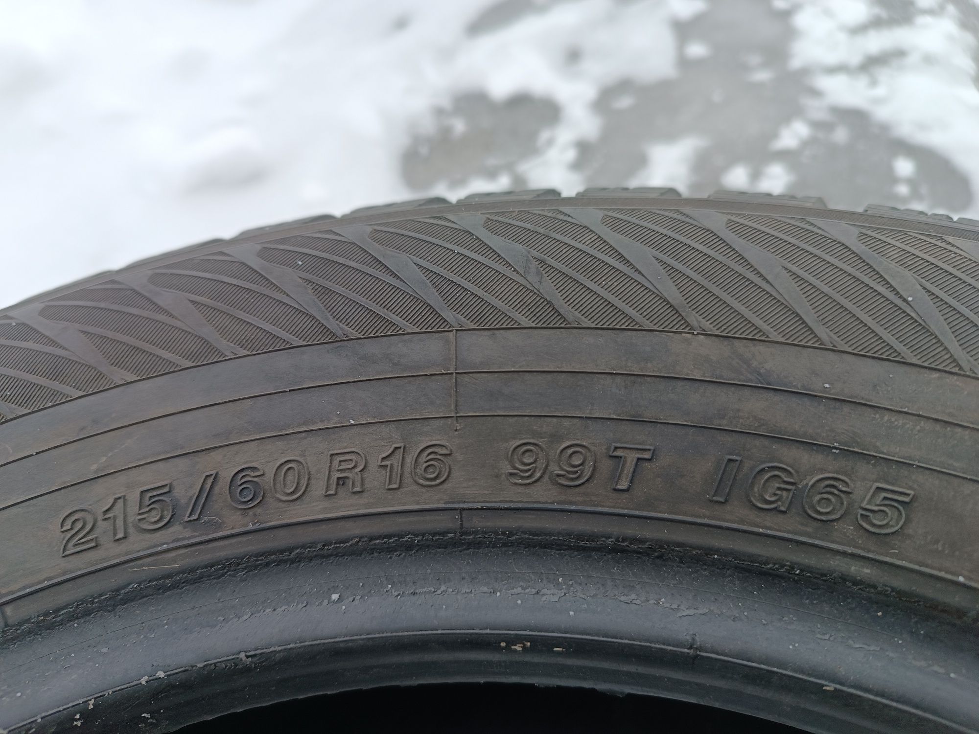 Продам автошину зимнюю шипованную 215/60 R 16