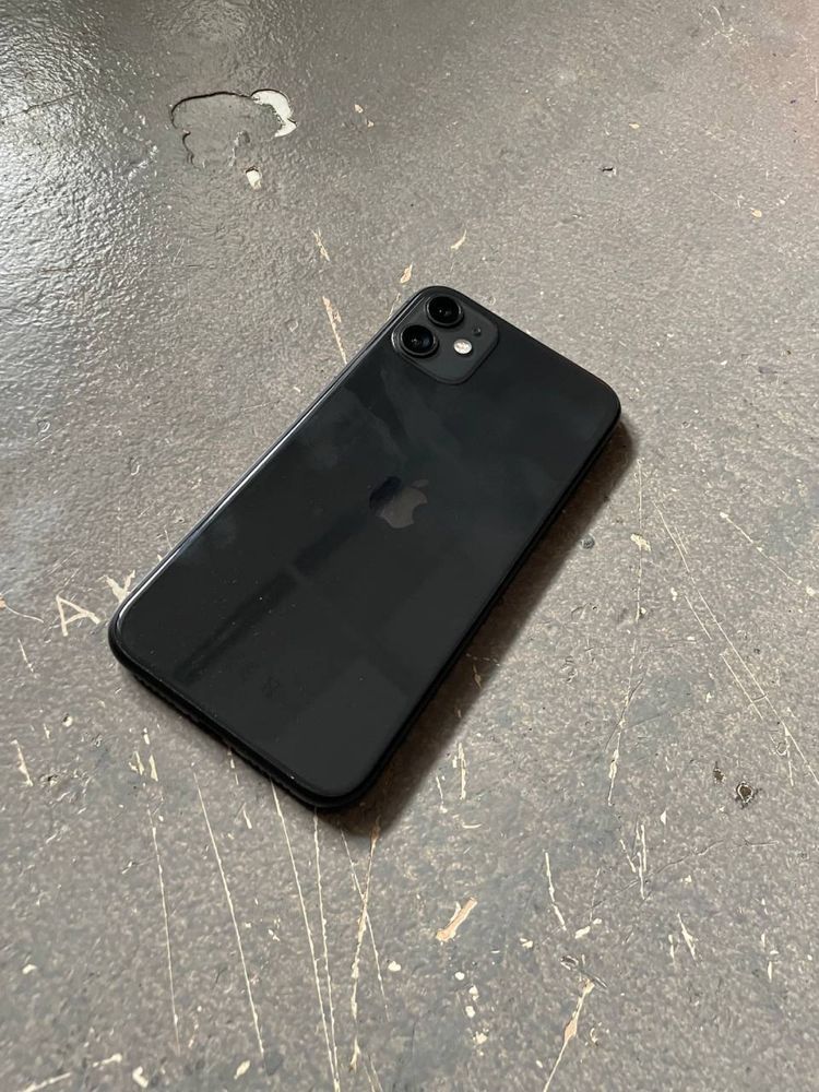 Продам Iphone 11