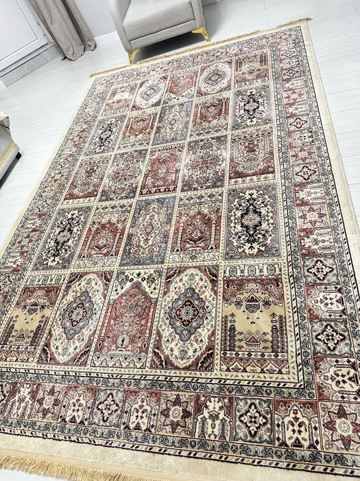 Ковер шелковый