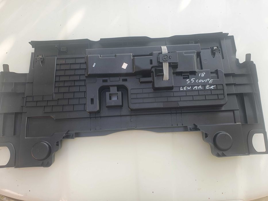 Cutie accesorii cric portbagaj Audi A5 si A4