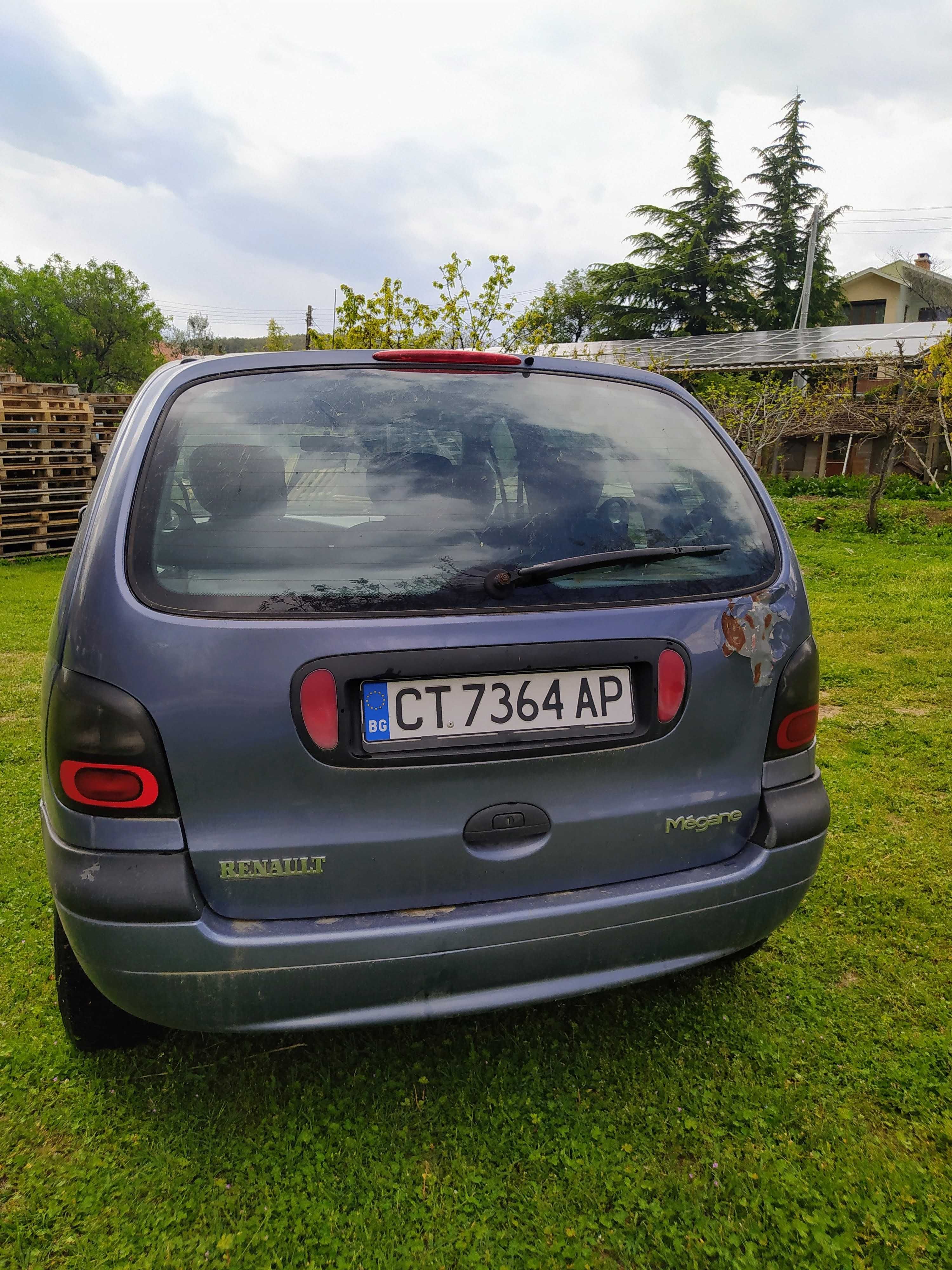 лек автомобил Renault Megan Scenic