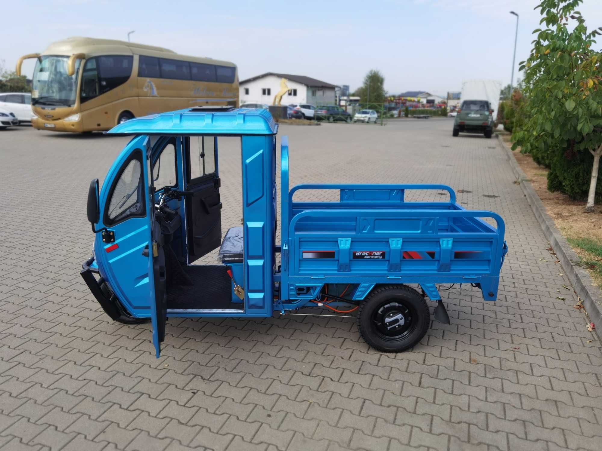 Triciclu electric cu cabina Breckner Max 2000 W fara permis