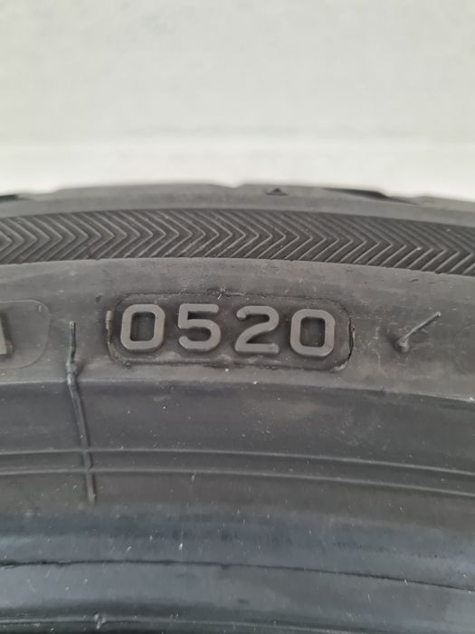 Летни гуми 2 броя BRIDGESTONE Potenza S001 225 40 R19 дот 0520