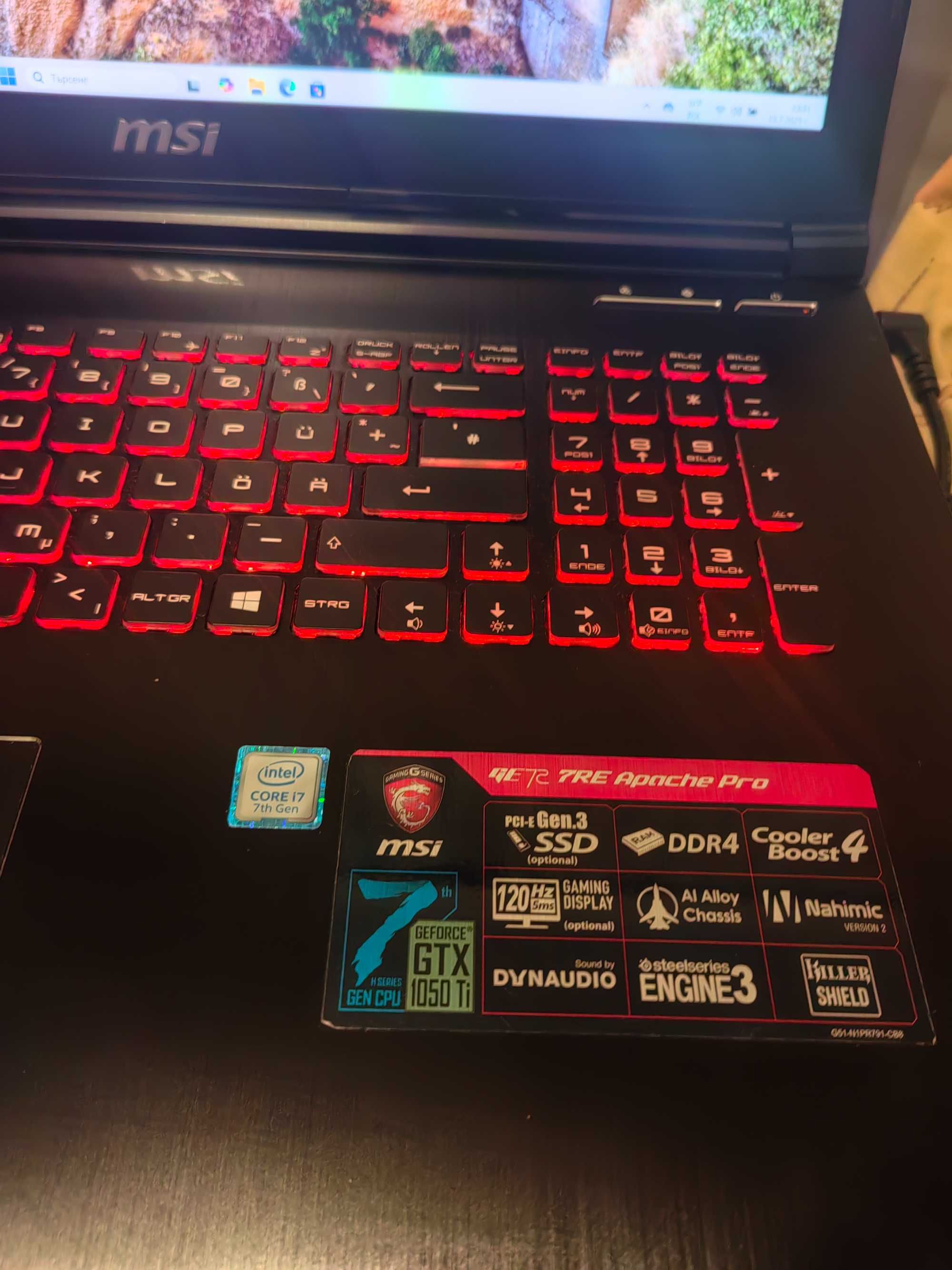 Геймърски лаптоп MSI 17инча i7/16рам/4gb видео