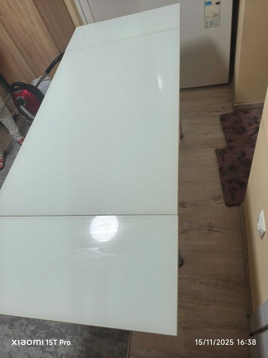 Разтегателна маса с 4 стола