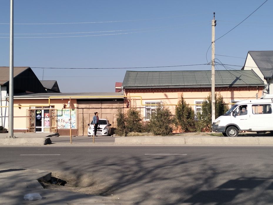 Дом с магазином в Мирзо Улугбекском районе за парком Янги Узбекистон