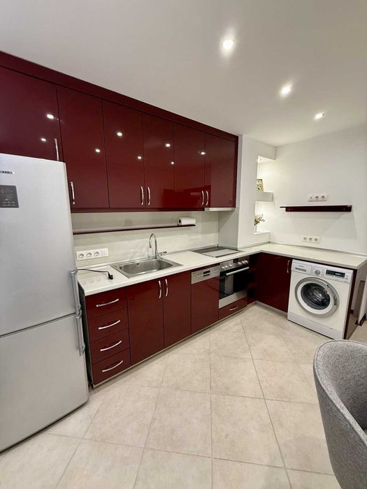 Дава се под наем Тристаен апартамент в София, Център - 70 кв.м за 750 € - Снимка #3