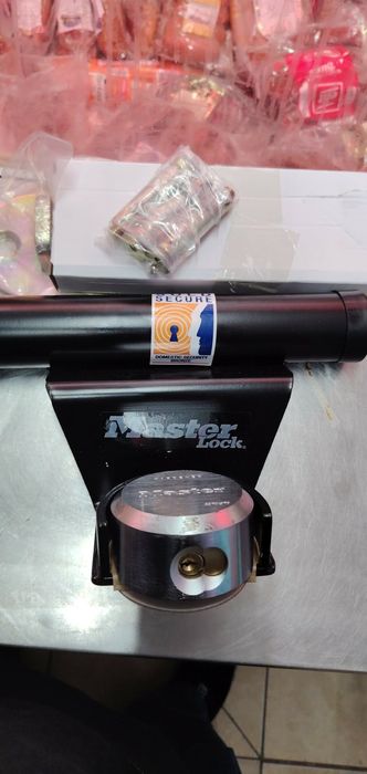 Брава за гаражна врата