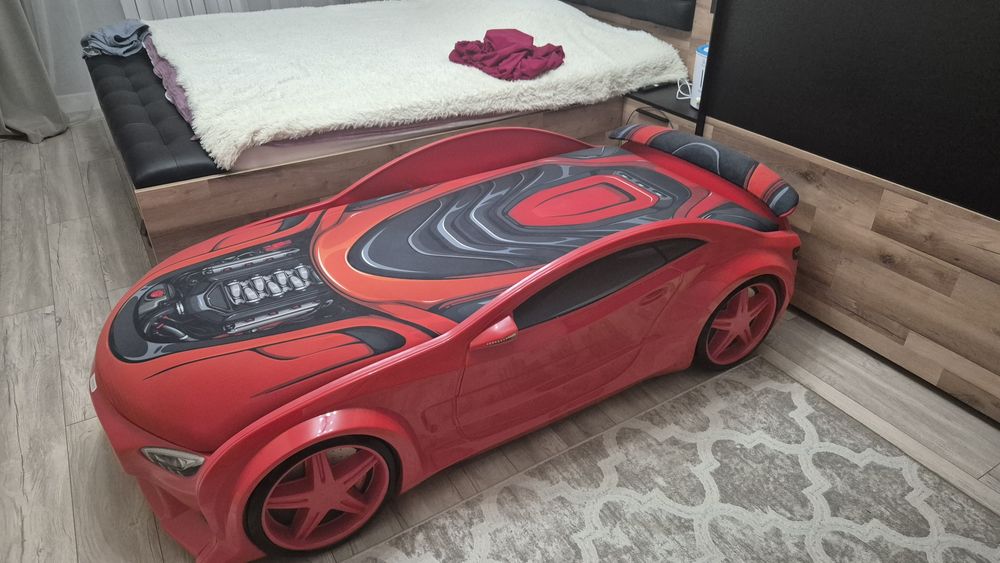 Продаётся кровать-машинка