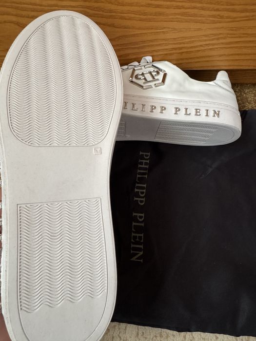 Бели обувки Philipp Plein