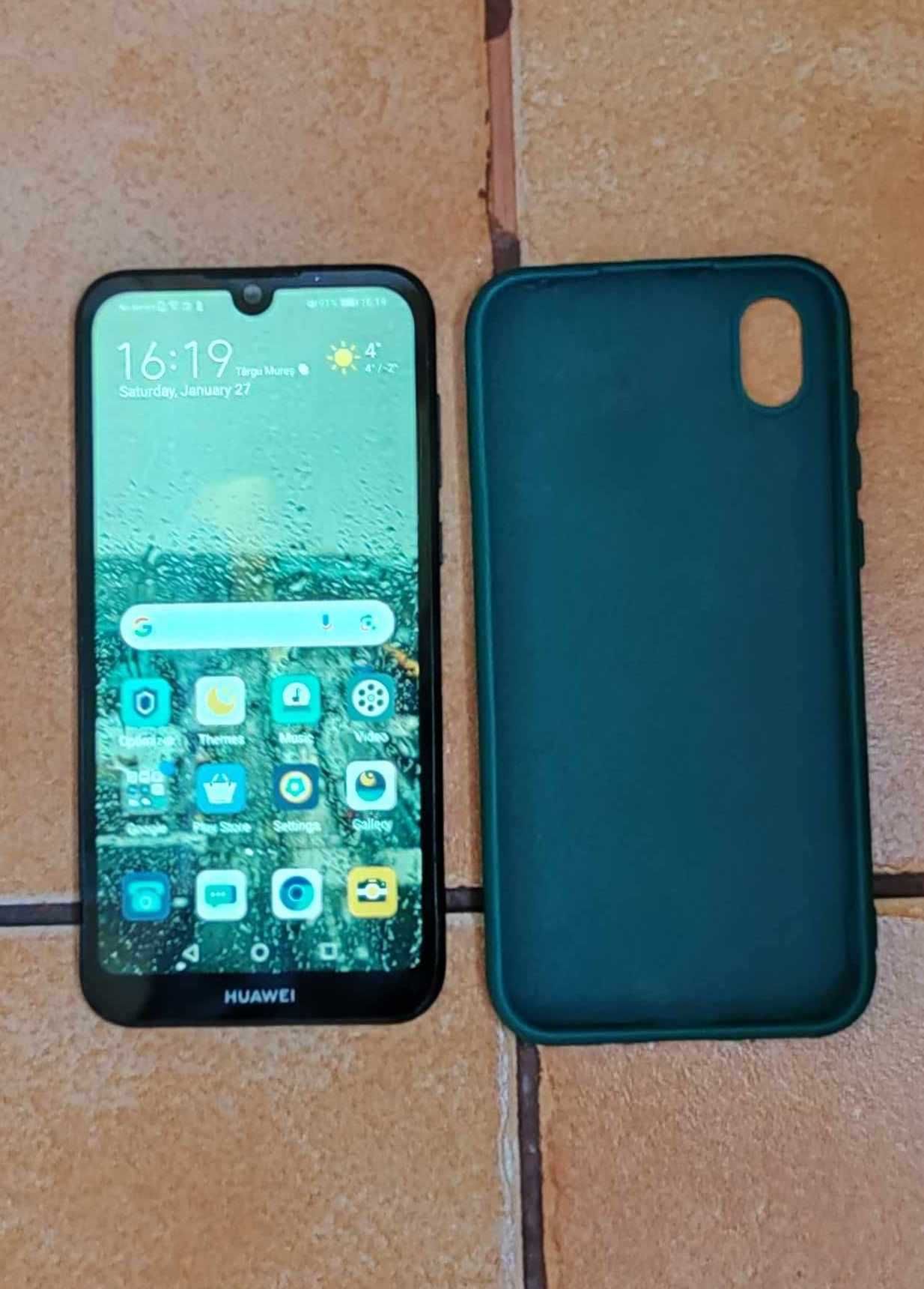 Smartphone Huawei Y5 serie limitată "piele"