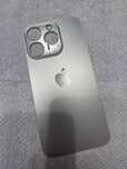 Заднее стекло на iPhone 15 pro natural titanium.