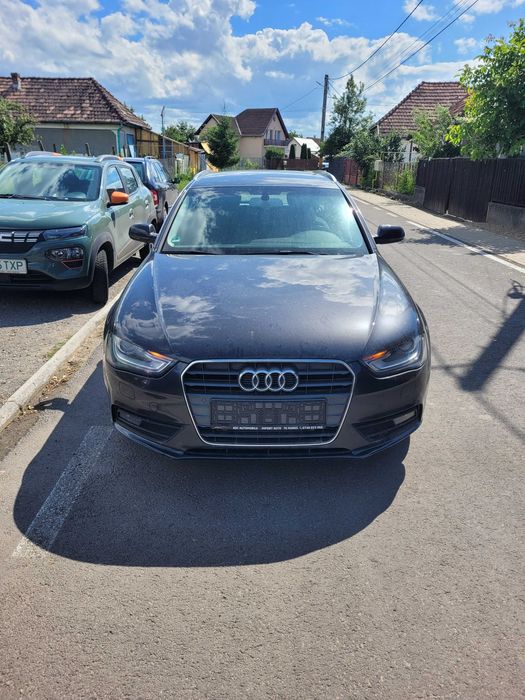 Se vinde urgent . Audi a4 b8