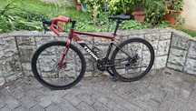 Bicicleta de sosea / Cursiera Trink cu frane pe disc