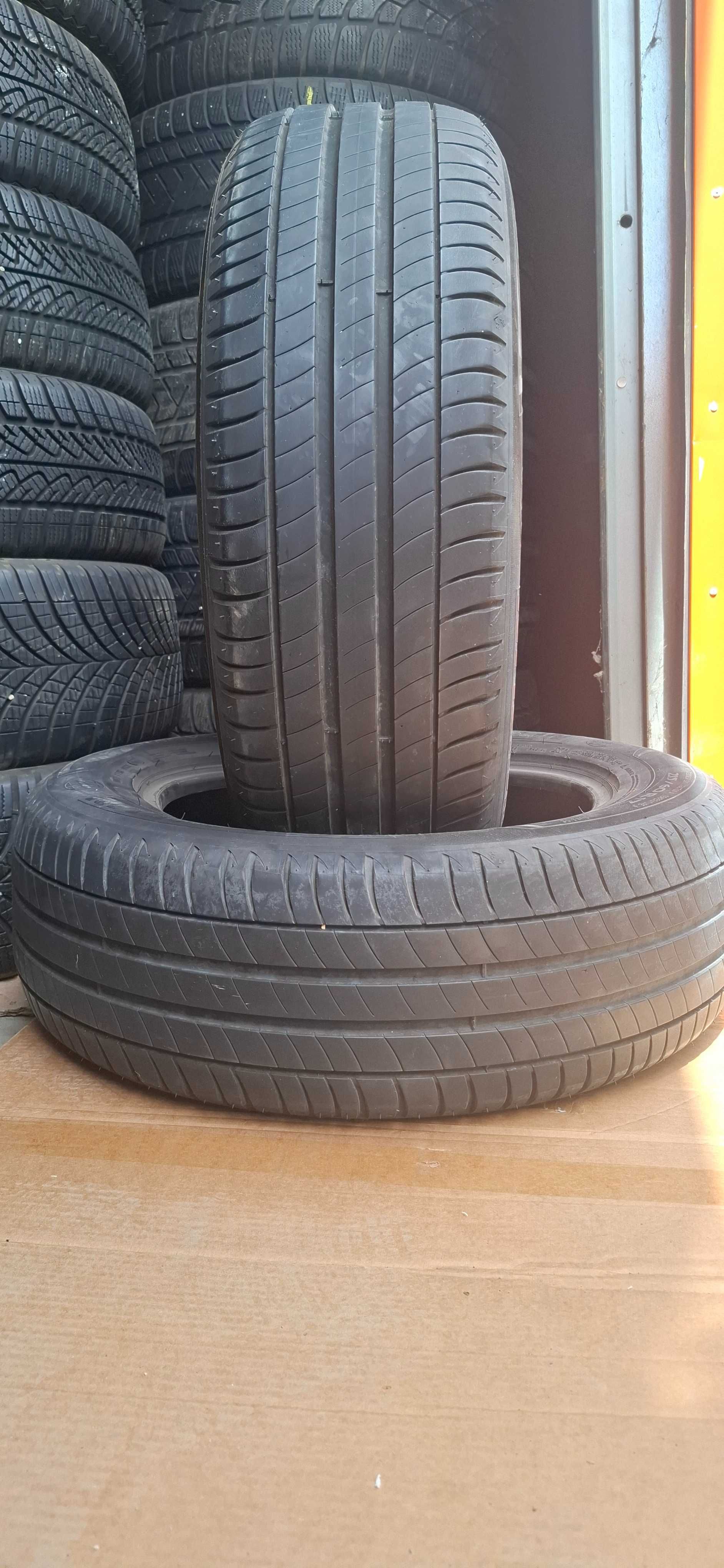 2бр. 215/60/17 Michelin 6mm грайфер, дот 17г. Предлагаме монтаж +++