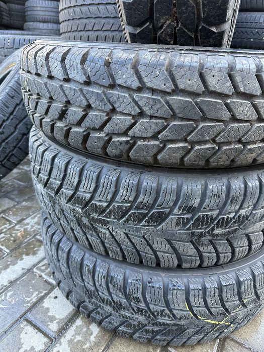 Vand 4 anvelope de iarna 185/75/16 C