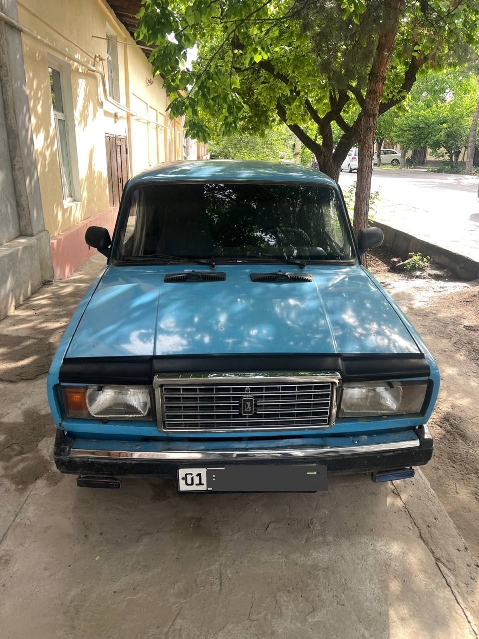 Vaz 2107 sotiladi 1989 yil benzinda