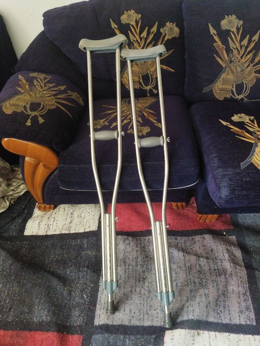 Продам костыли срочно!