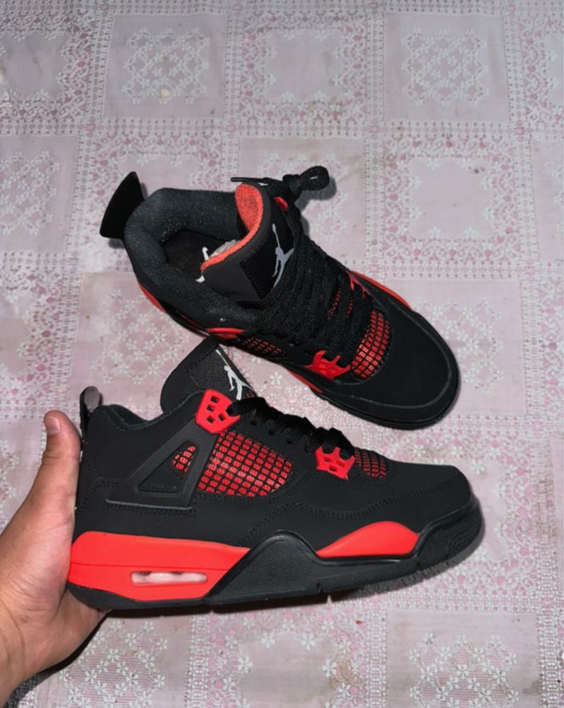 Jordan 4 red thunder