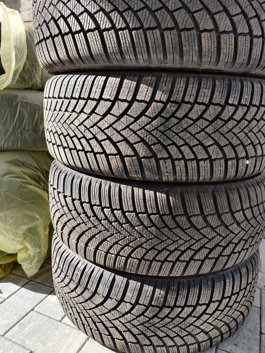 Anvelope iarna Bridgestone Blizzak LM005, 215 45 R18