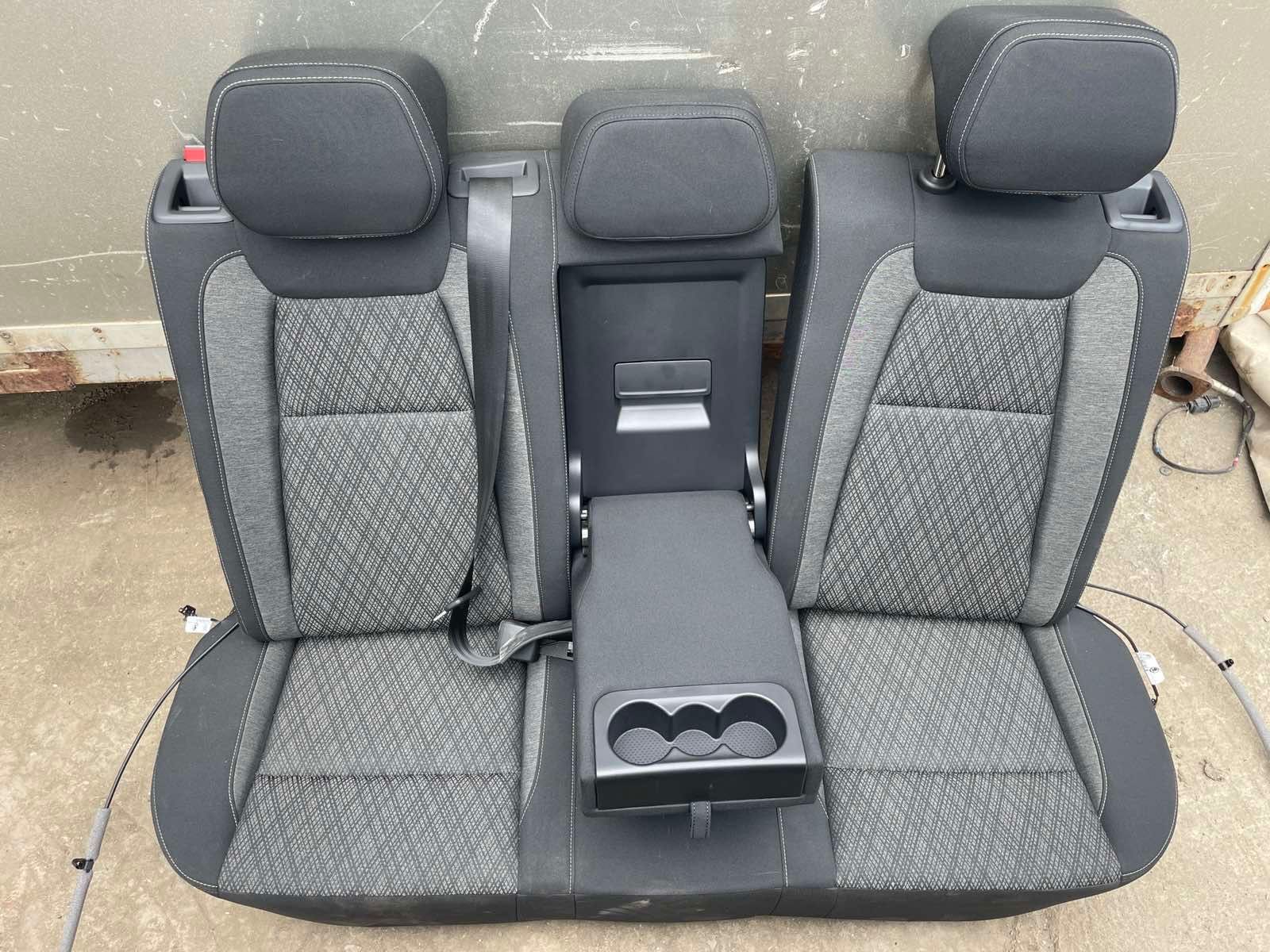 Седалки салон с подгрев от Skoda Karoq 1.5 TSI двигател DXDB, 150 кс.