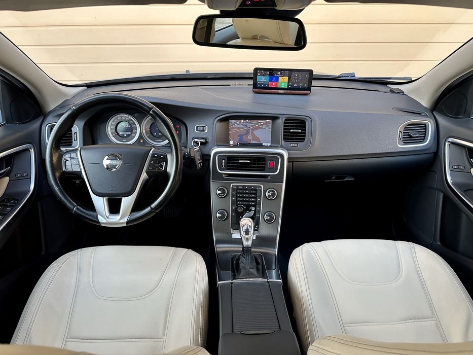 Volvo S60 1.6 Diesel SUMMUM Cutie Automata Piele Navi Camera