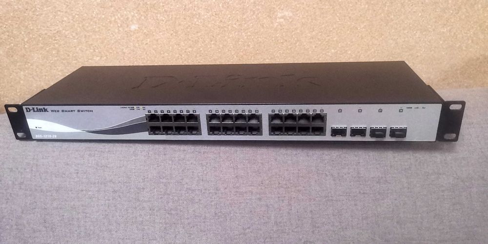 суич D-Link DGS 1210 28 port Gigabit Web Smart Switch Layer 2, fanless