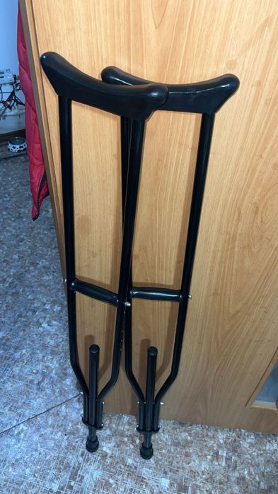 Костыли новые регулируемые